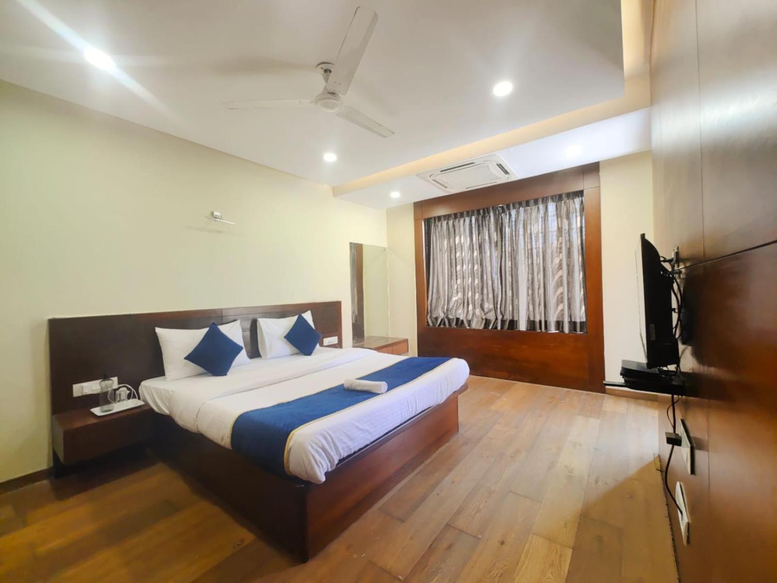 Sun Solitaire Pune Esterno foto